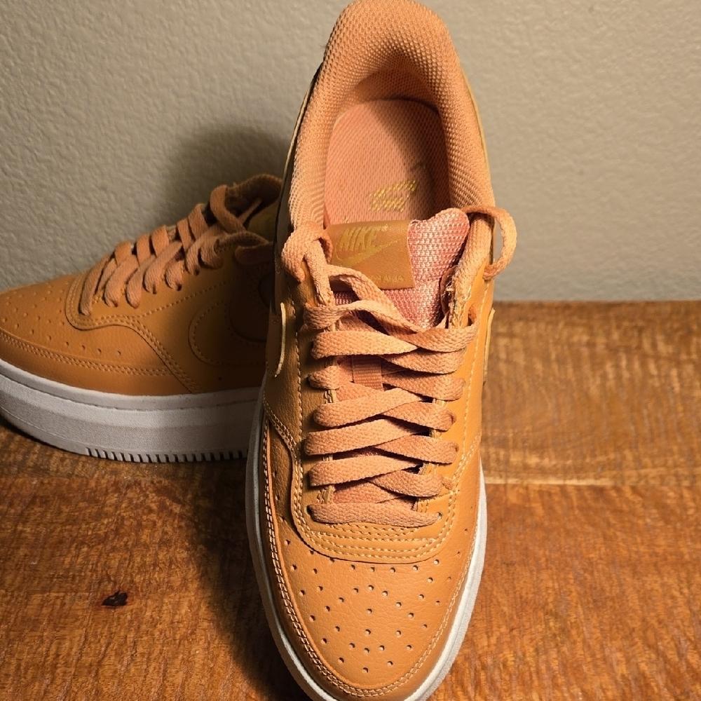 Nike Tan Sneakers - Picture 6 of 7